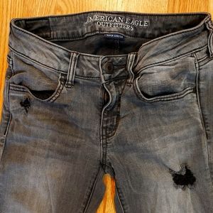 American Eagle Outfitters Black Distressed super stretch jeggings size 6